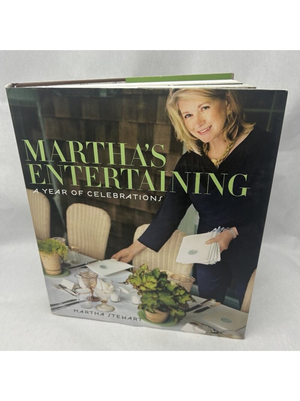 Martha's Entertaining: A Year of Celebrations Hardcover